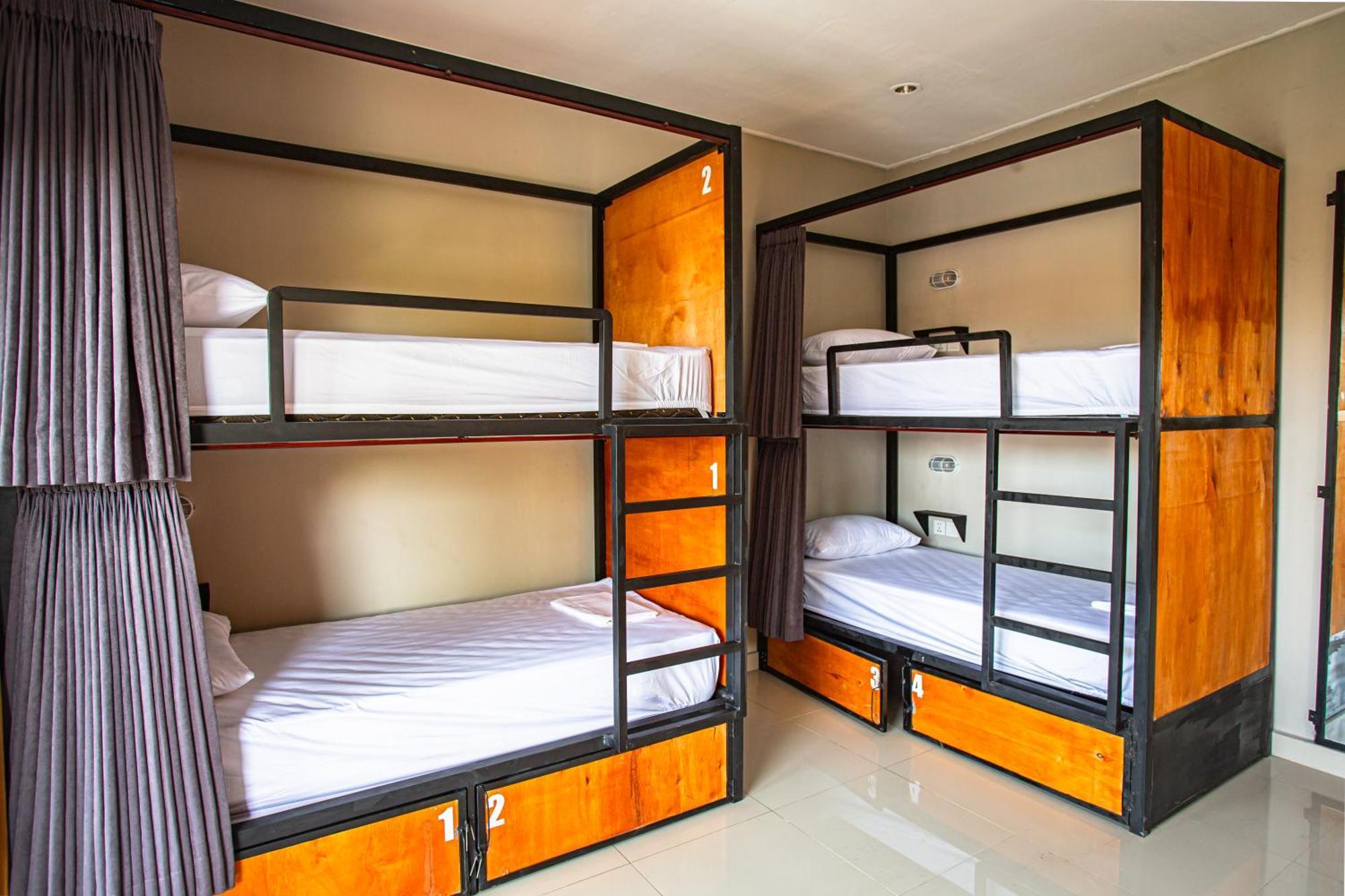 What The Duck Backpackers Canggu  Bagian luar foto